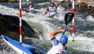 czech k1 slalom team 2017 icf slalom and wildwater world championships pau france 003 0