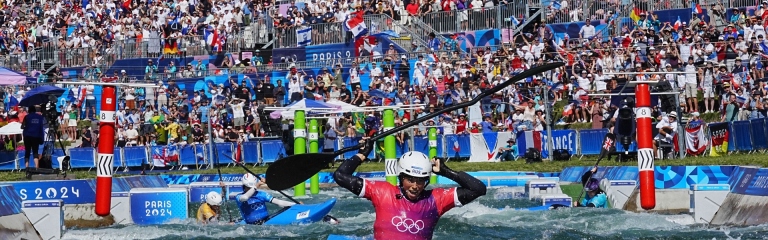 Celebration fans Olympic Games kayak cross