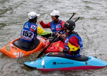 Canoe freestyle paddlers celebrate plattling