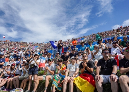 Fans canoe kayak slalom paris 2024 olympics spectators