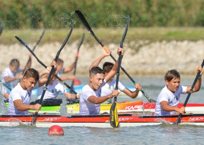 Hungary kids canoe sprint