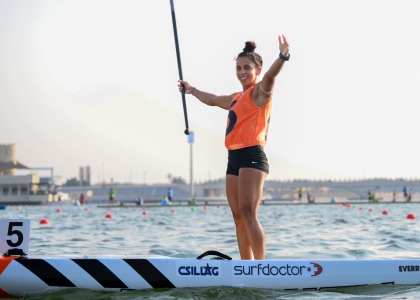 Puerto Rico's Mariecarmen Rivera celebrates winning the world title Mariecarmen Rivera Puerto Rico SUP Abu Dhabi 2025 celebrates