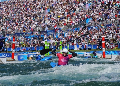 Celebration fans Olympic Games kayak cross