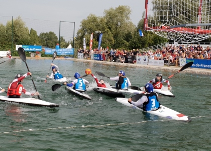 Poland France canoe polo women St-Omer 2022