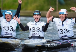 Czechia celebrate victory in the women's junior canoe teams Czechia canoe teams Krakow 2026 celebrations