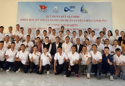 Women coaches stood out during the course in Vietnam