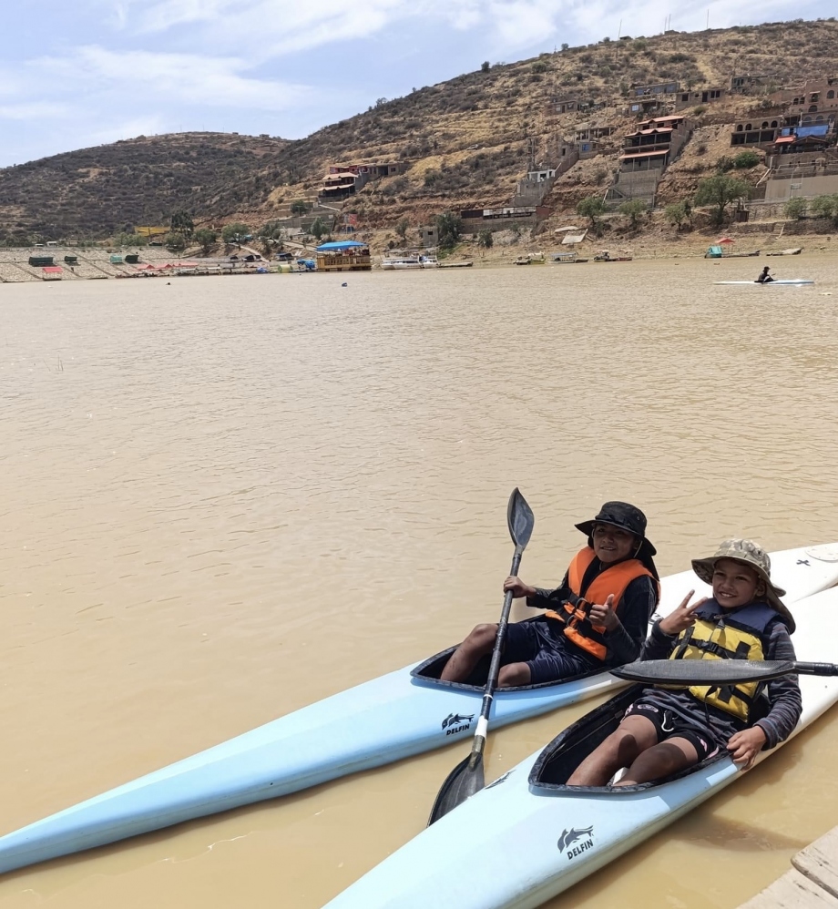 Bolivia canoe development project