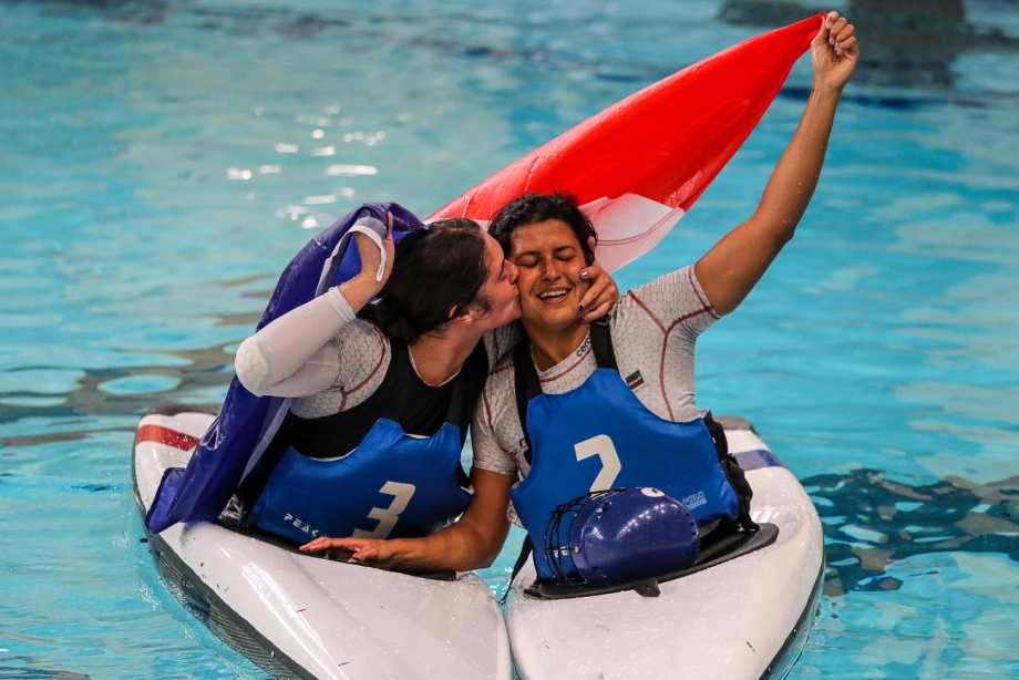 France women canoe polo celebrate Birmingham 2022