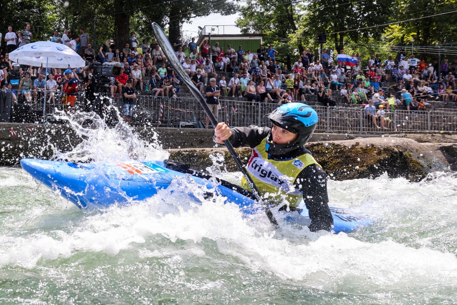 Czech Veronika Vojtova kayak cross Tacen 2023