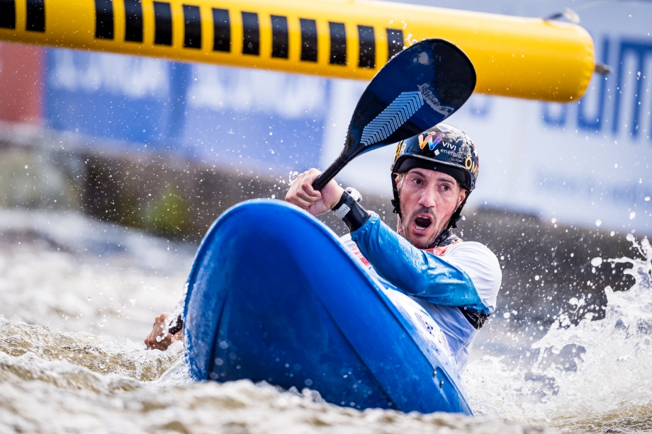 Gennaro takes gold in impressive display Giovanni de gennaro prague heats