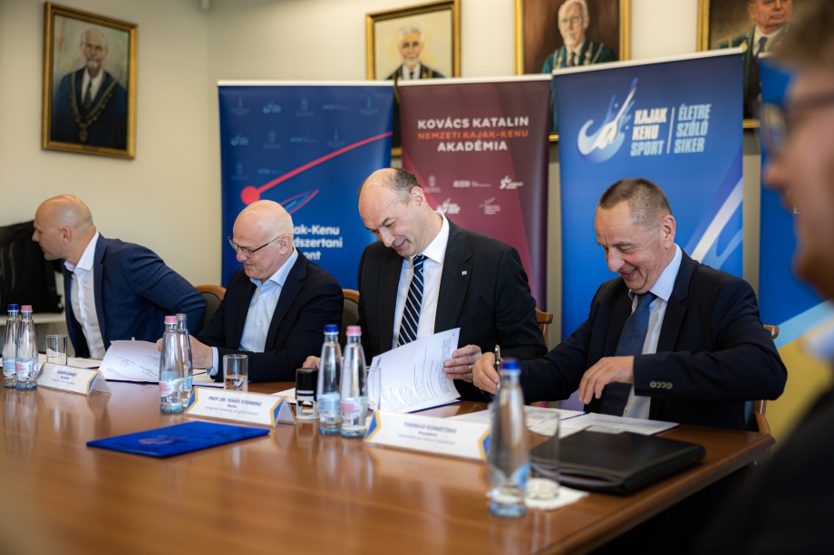 A signing ceremony was staged at HUSS in Budapest HUSS ICF cooperation agreement 2026 4