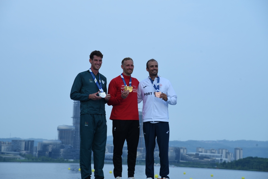 Mads Brandt Pedersen defended his short distance title in Chengdu