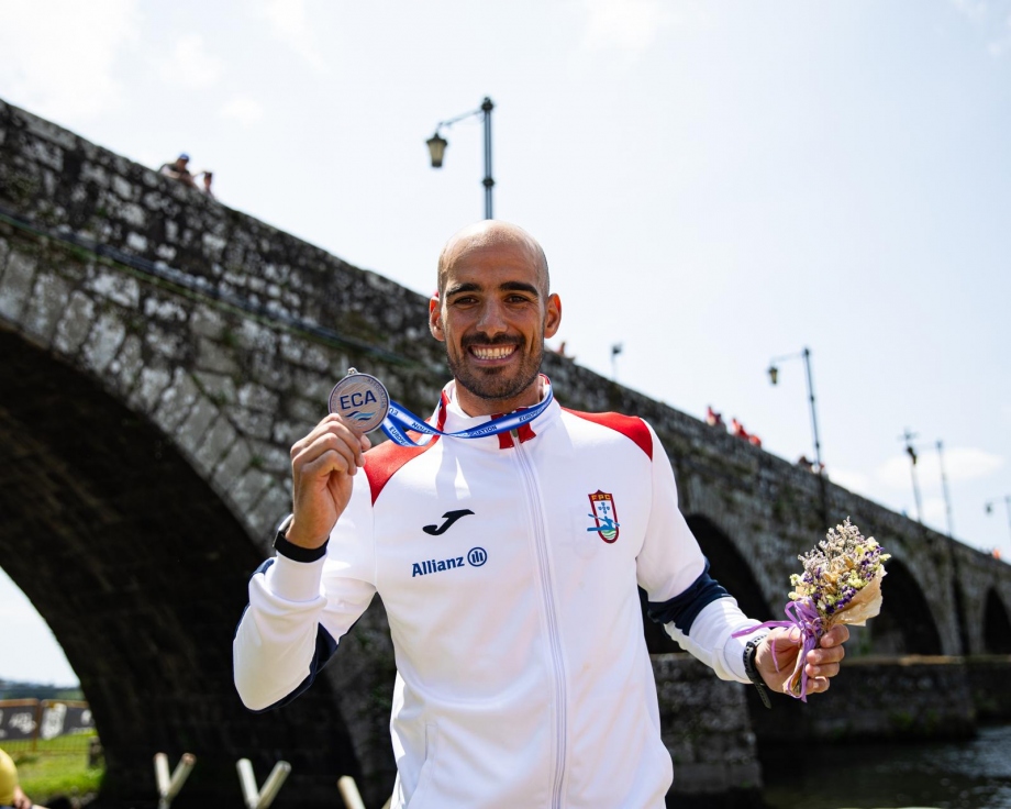 Lacerda with his medal after podium placed finish in canoe marathon Rui Lacerda Canoe Marathon