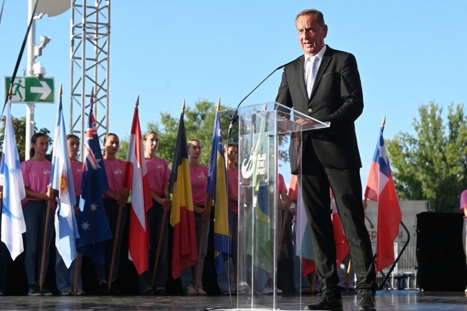 Thomas Konietzko speaks at the 2025 Canoe Marathon World Championships Thomas Konietzko Gyor 2025